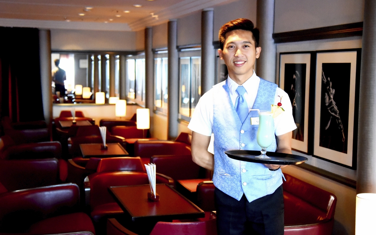 Harry's Bar auf der MS Amadea nach der Werft