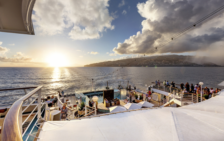 Sonnenuntergang über Funchal, gesehen vom Heck der MS Amadea