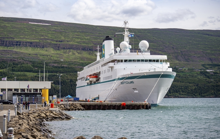 MS Deutschland in Akureyri