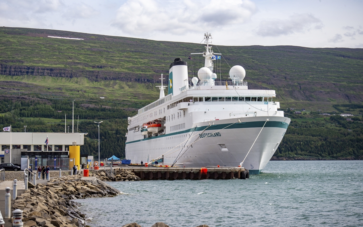 MS Deutschland in Akureyri