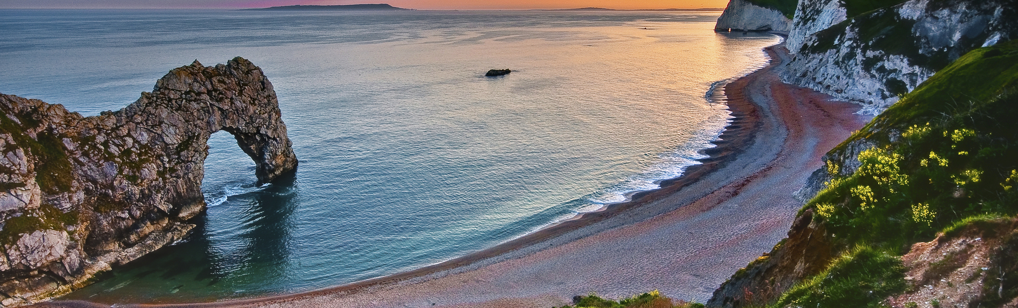 Die beruehmte Felsenformation ´Durdle Door´in Jurassic Coast, England