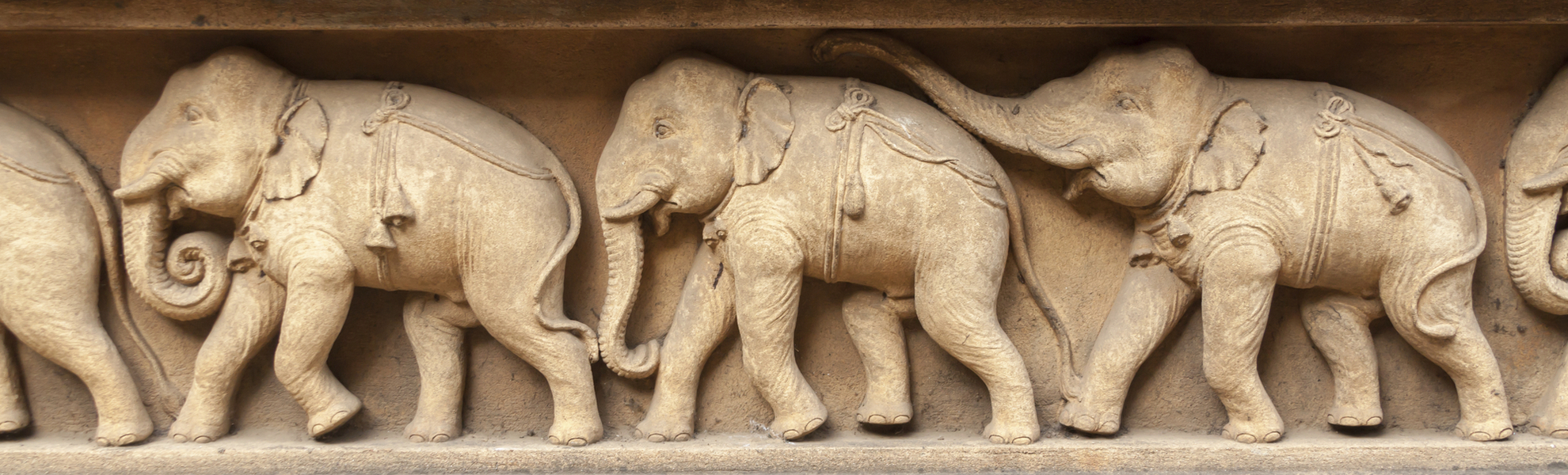 Schnitzerei im Kelaniya Tempel in Hambantota, Sri Lanka