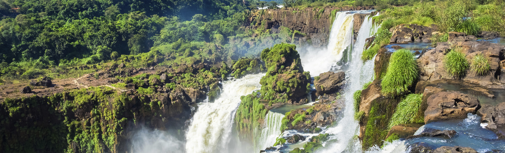Iguazù-Wasserfälle an der Grenze zwischen Argentinien und  Brasilien