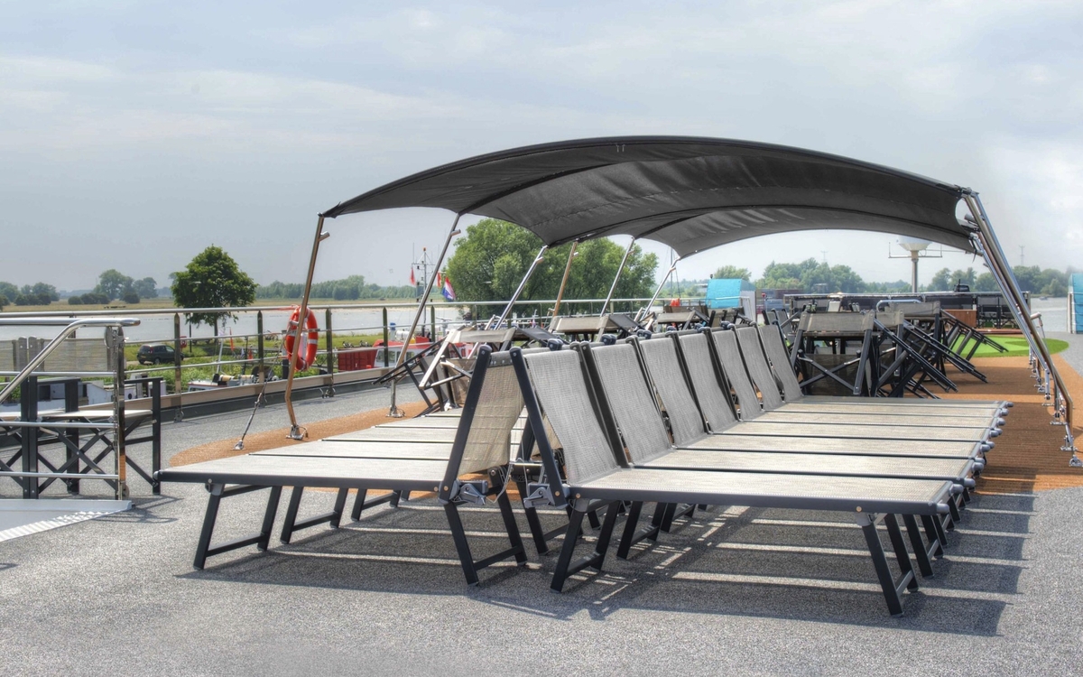 Sonnendeck der MS Anesha