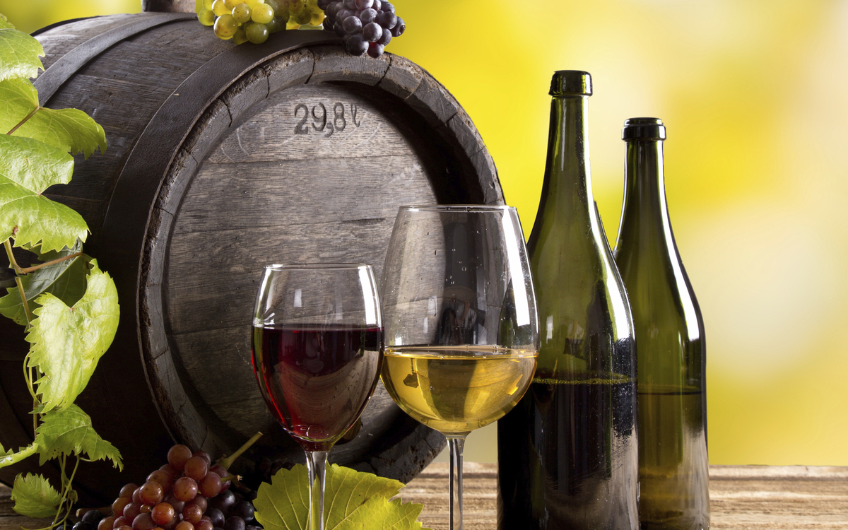 Wein und Weinfass