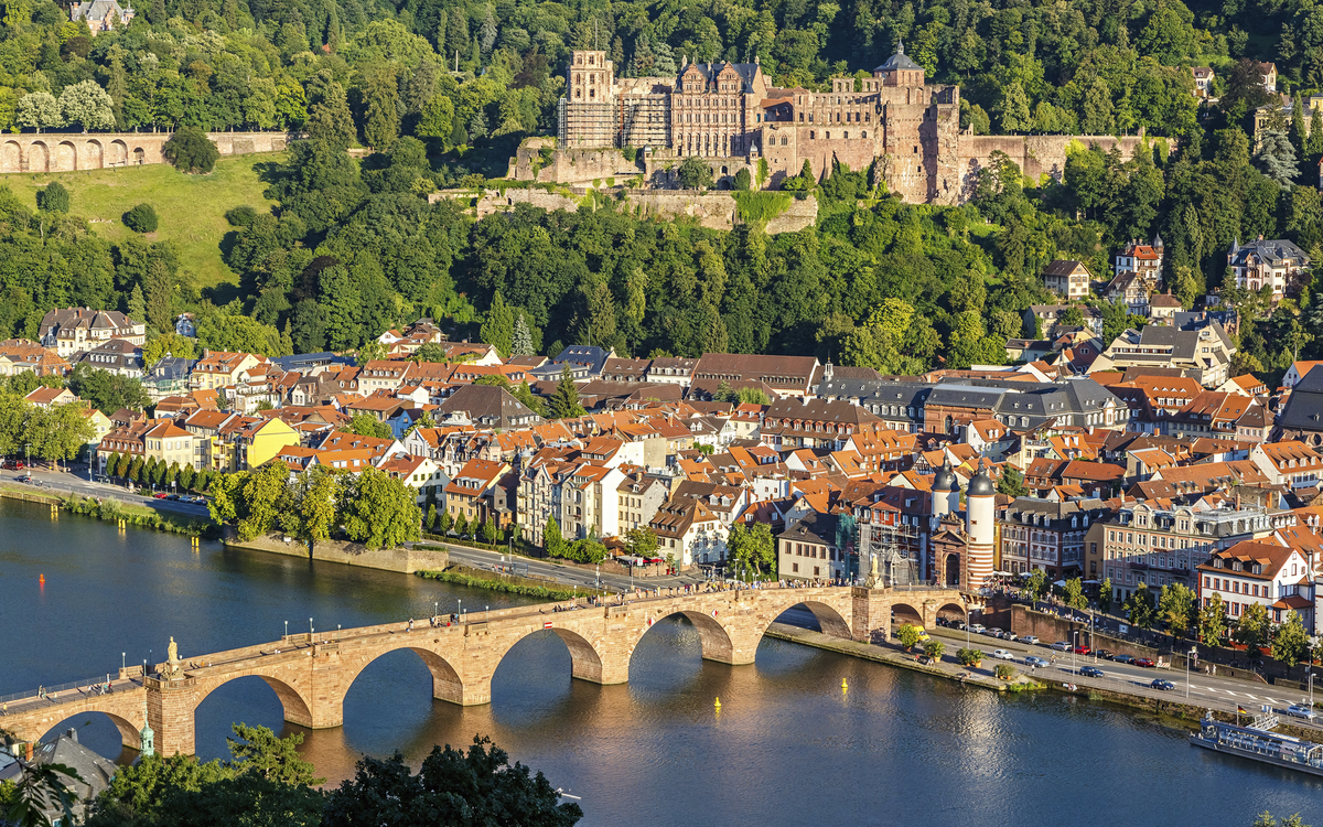 Panorama der Stadt Heidelberg mit Schloss, Deutschland