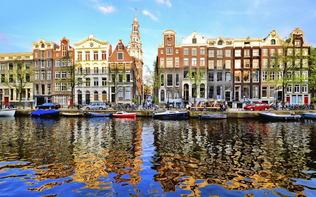 Gracht in Amsterdam, Niederlande