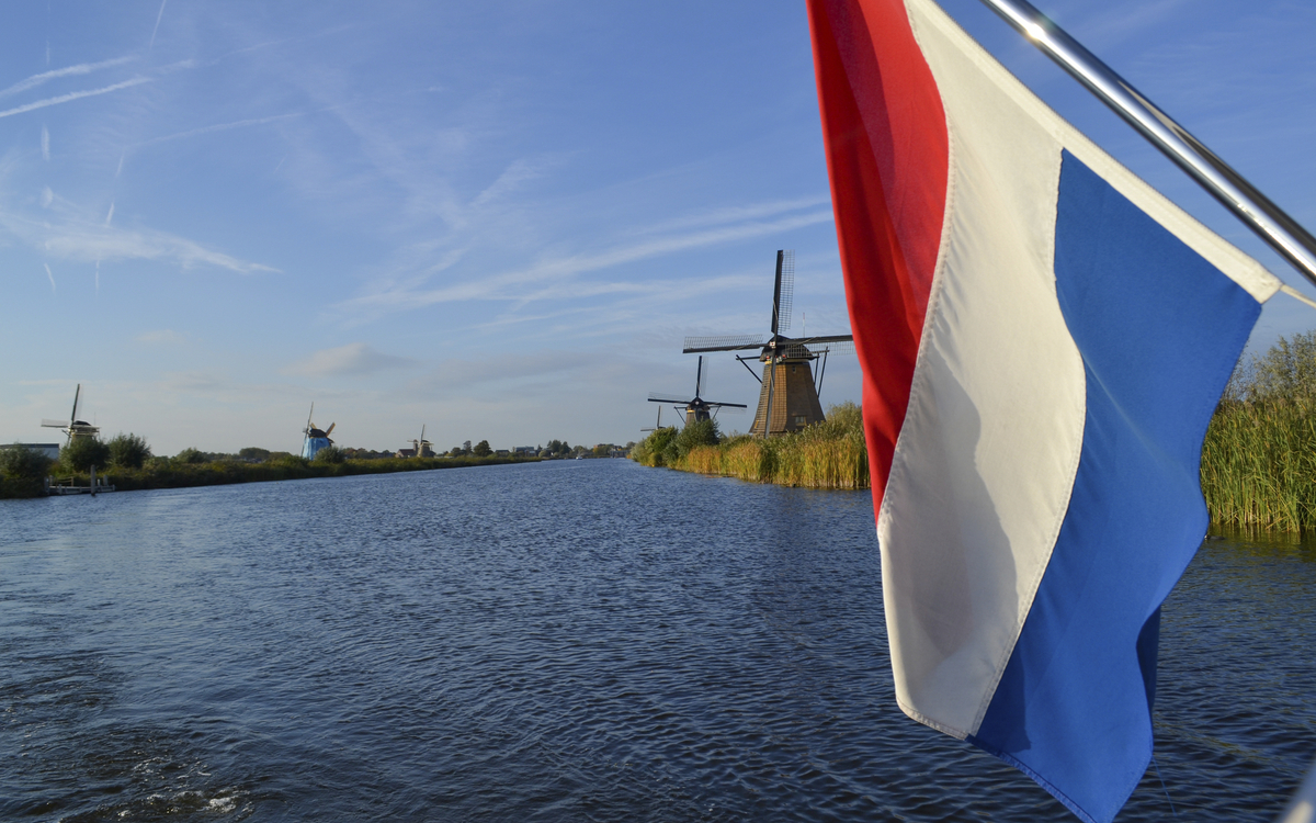 Windmühlen mit Landesflagge