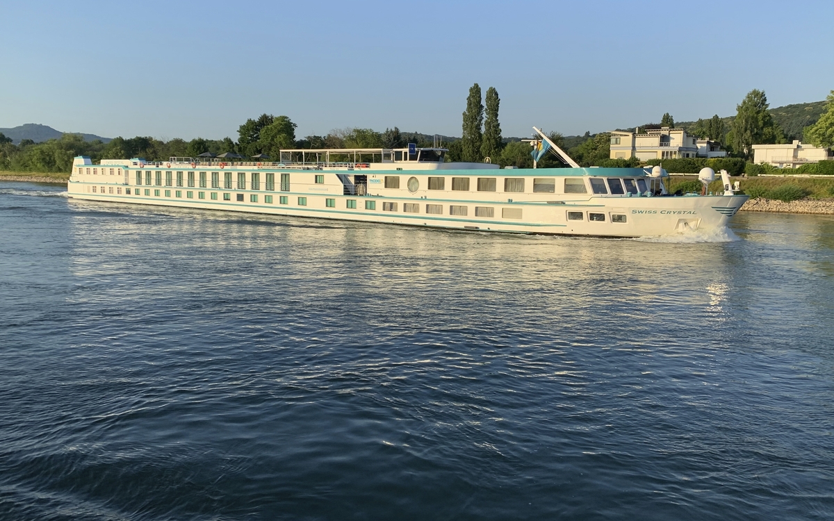 MS Swiss Crystal auf dem Rhein