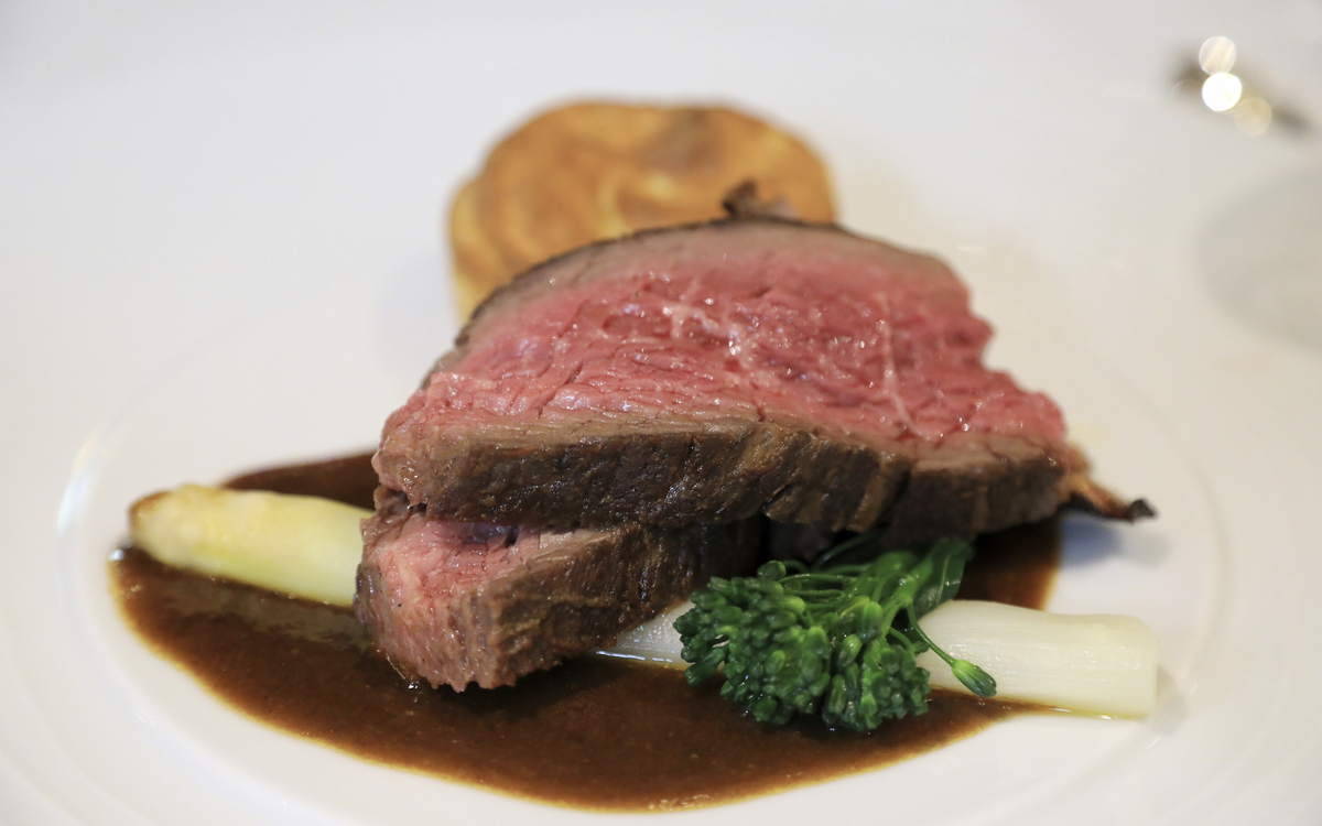 zartes Rinderfilet mit Spargel