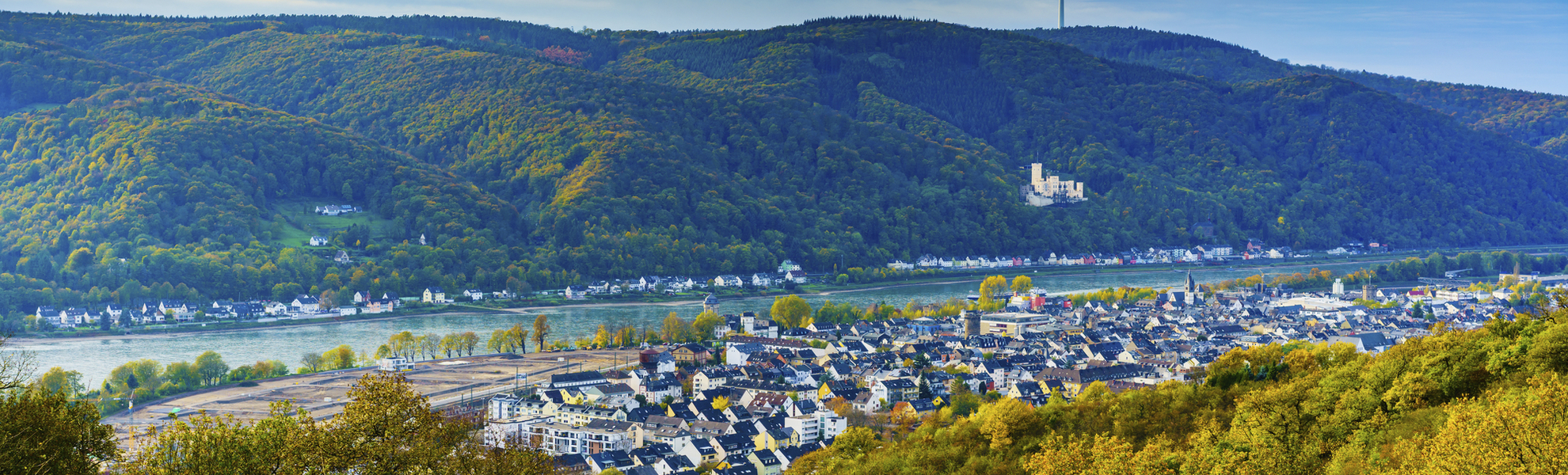 Skyline von Lahnstein mit  Rhein, Deutschland