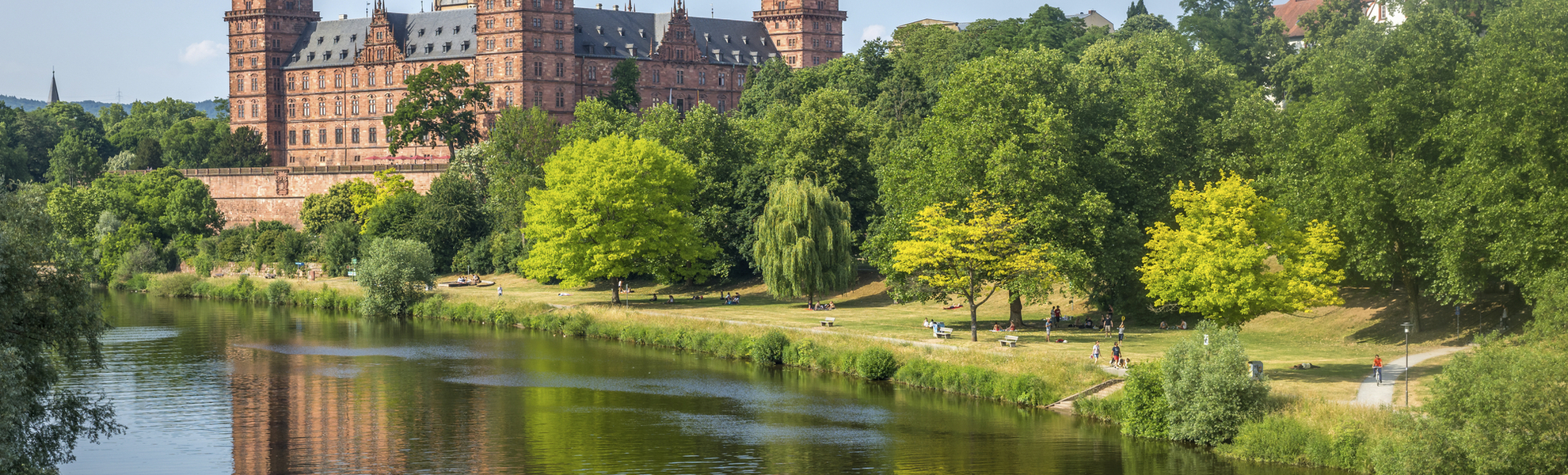 Park rund um die Johannesburg in Aschaffenburg, Deutschland