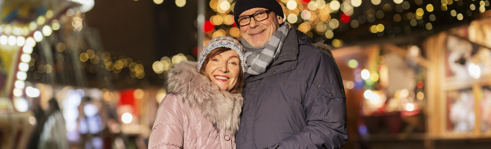 Menschen auf dem Weihnachtsmarkt