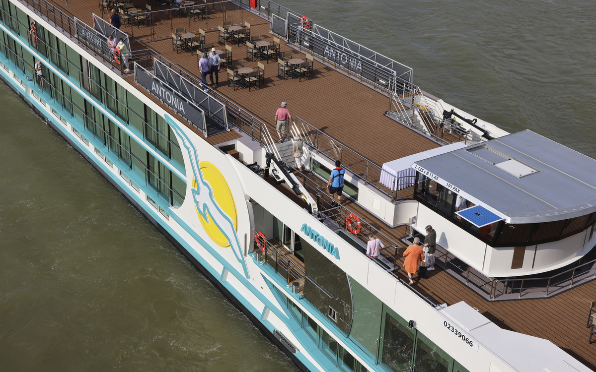 MS Antonia auf dem Rhein