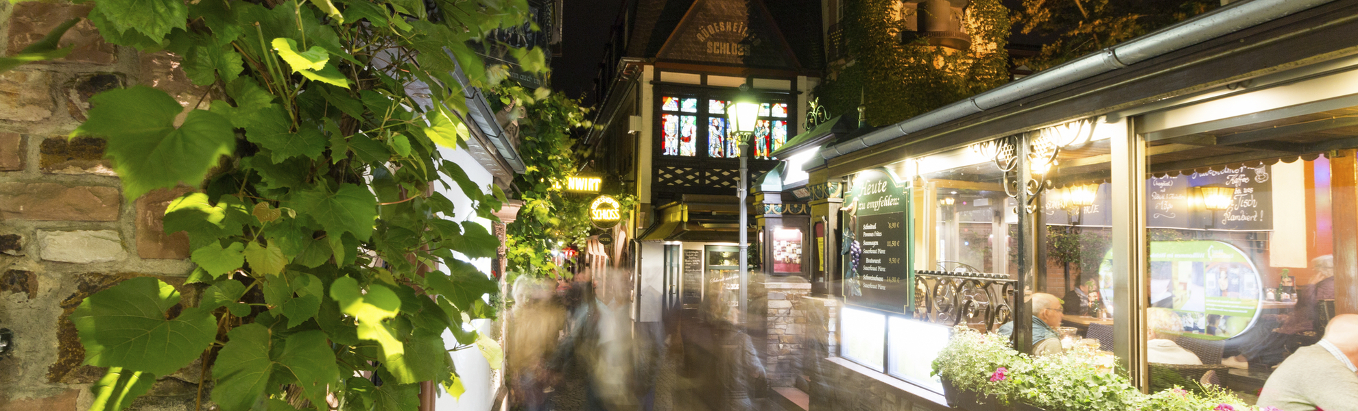 nächtliche Drosselgasse in Rüdesheim, Deutschland