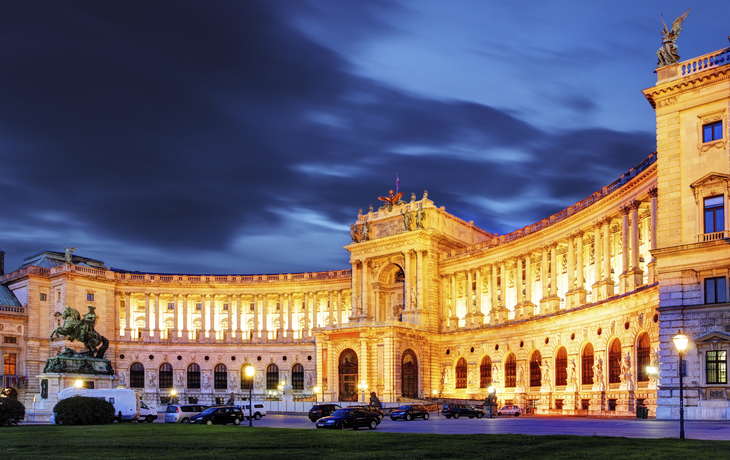 Alte Hofburg in Wien bei Nacht, Österreich