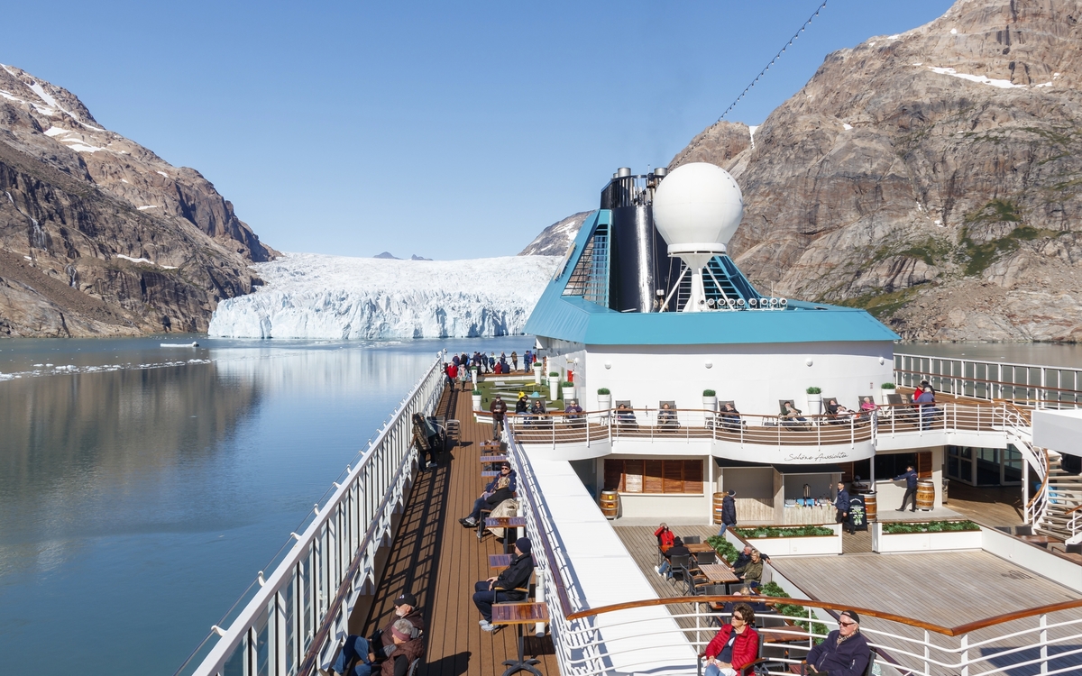 MS Amera im Prins Christian Sund