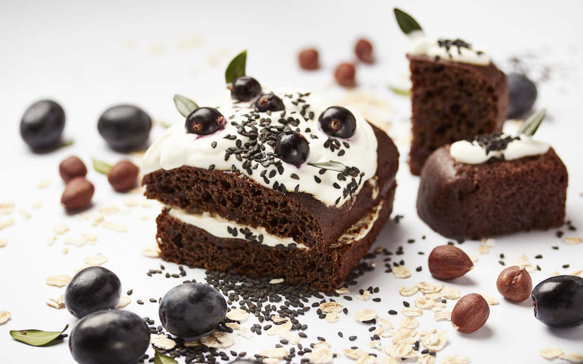 Schokoladenkuchen mit Blaubeeren