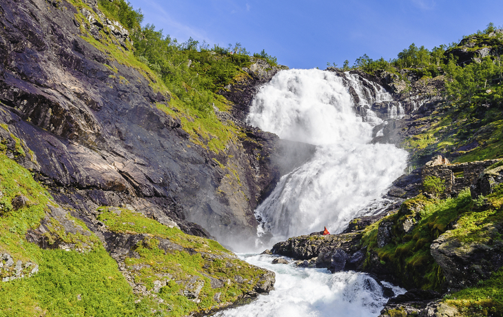 Mit der Flambahn zum Wasserfall Kjossfossen, Norwegen