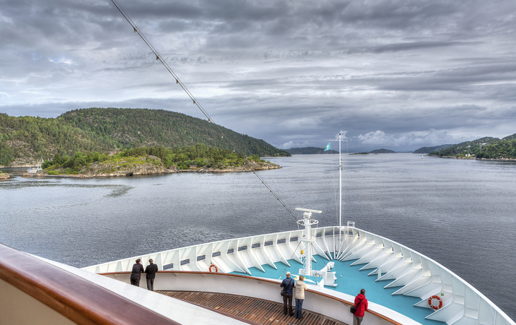MS Artania kreuzt im Oslofjord