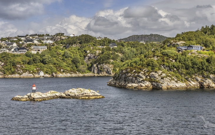 Schärenlandschaft auf dem Weg nach Bergen, Norwegen