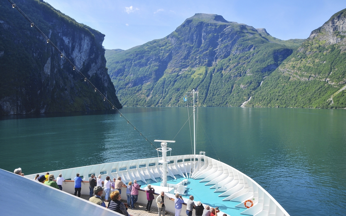 MS Artania im Geiranger Fjord