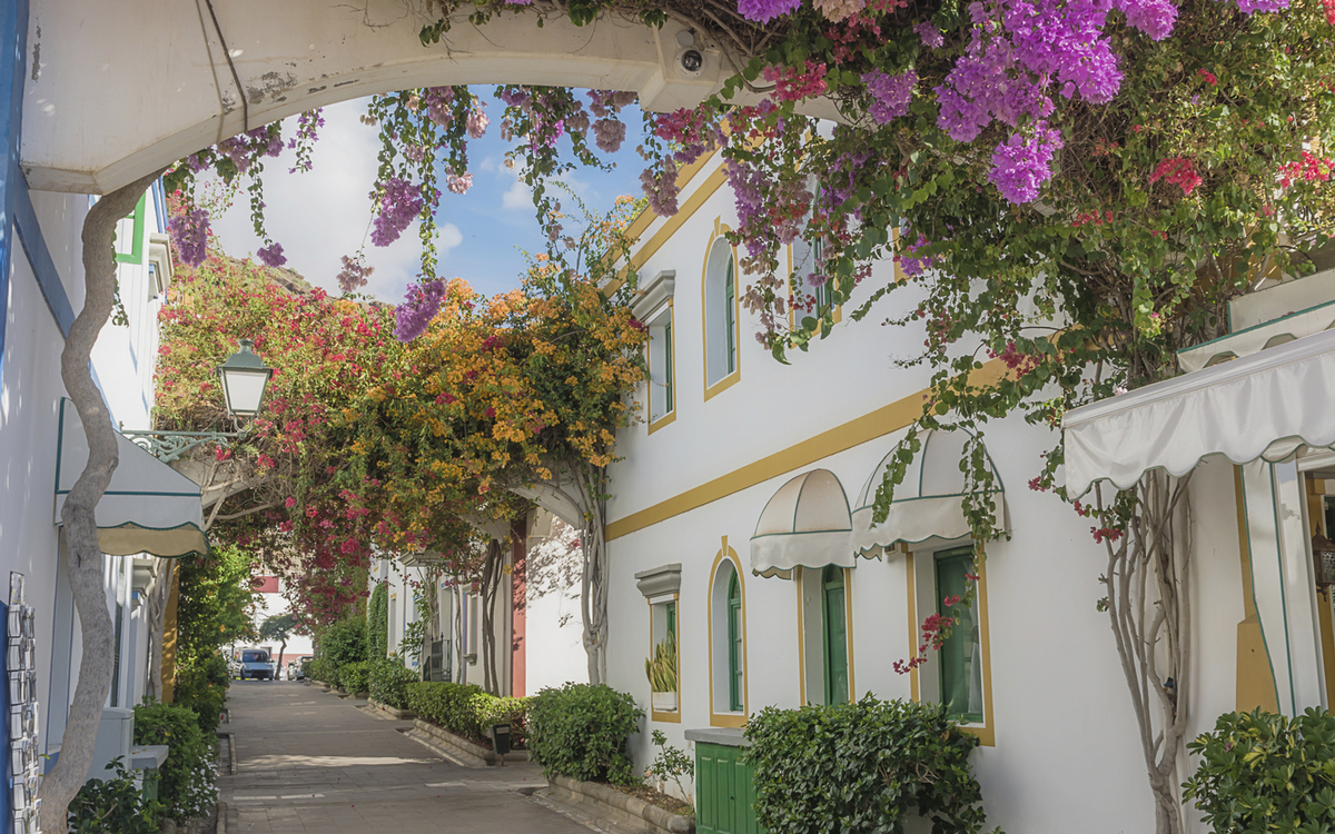 Gasse in Mogan auf Gran Canaria, Spanien
