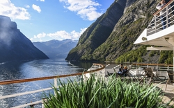 MS Artania im Geiranger Fjord