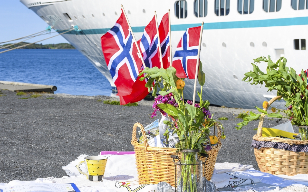 MS Artania in Bronnoysund