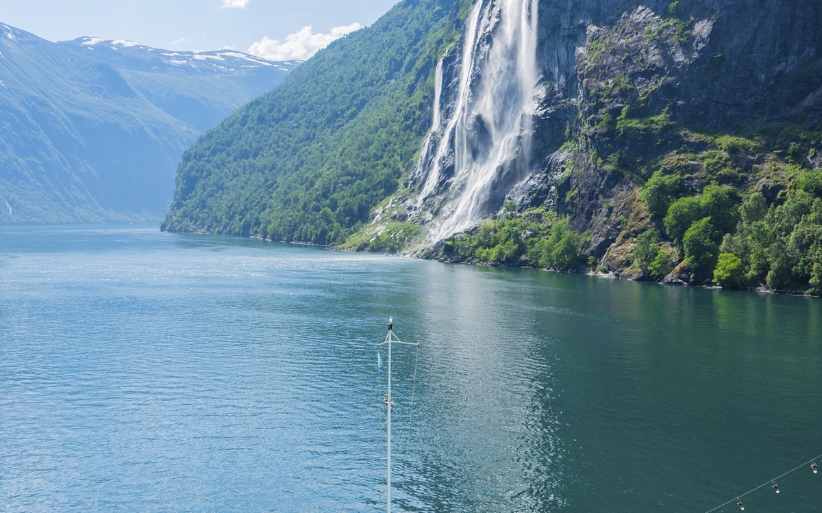 MS Artania im Geiranger Fjord
