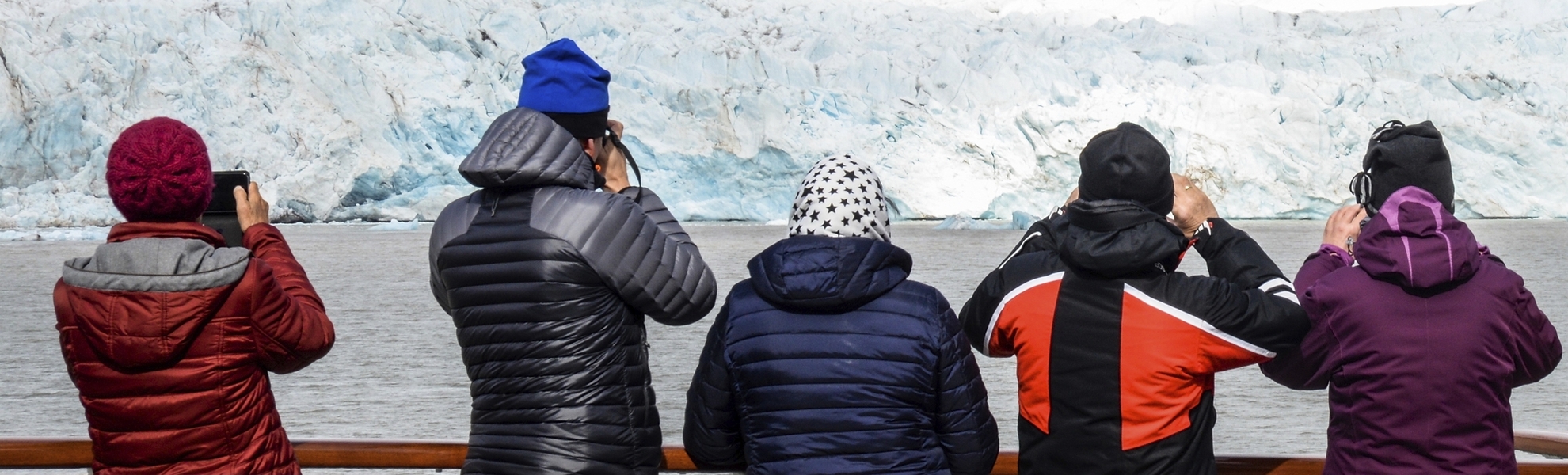 MS Artania vor Spitzbergen