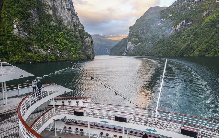 MS Artania im Geirangerfjord