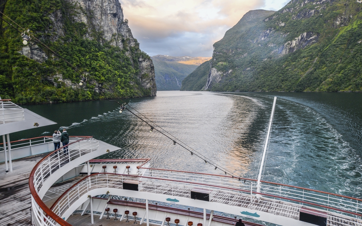 MS Artania im Geirangerfjord