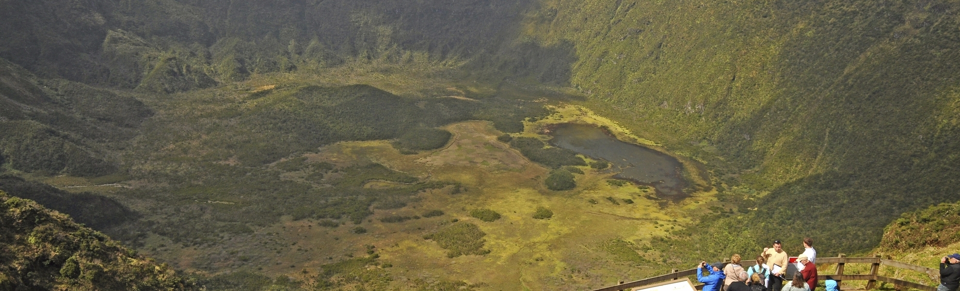 Gebirge auf der Azoreninsel Faial nahe Horta, Portugal