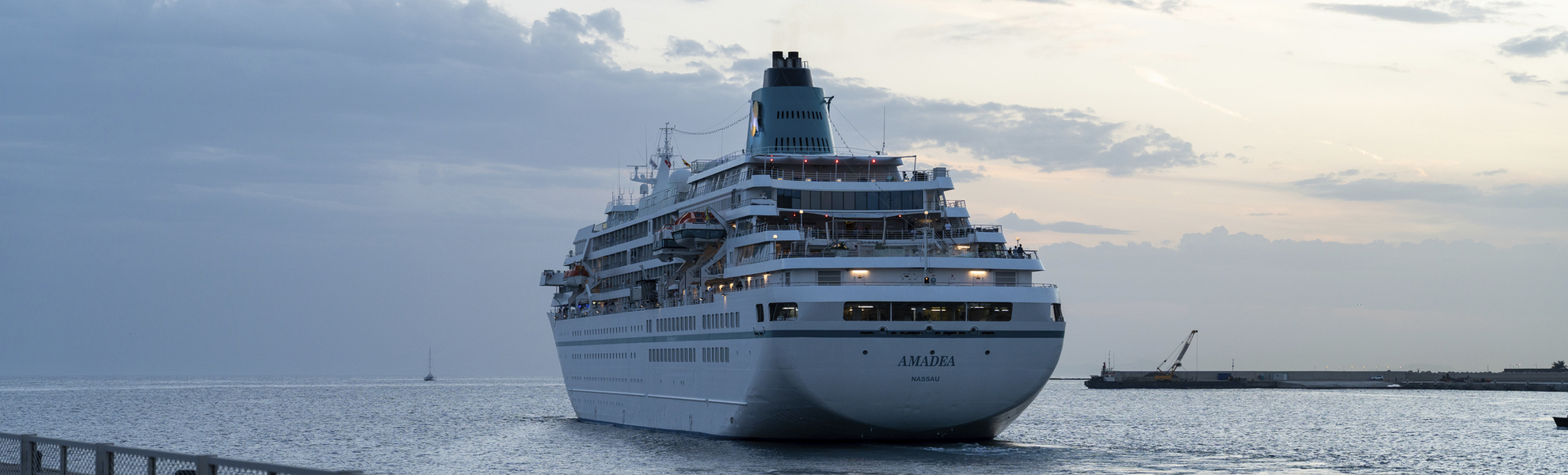 MS Amadea auf Lanazrote