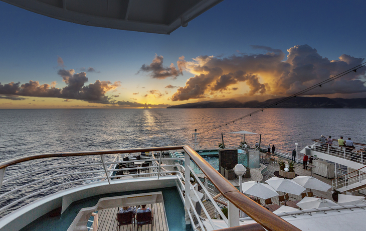 Sonnenuntergang über Funchal, gesehen vom Heck der MS Amadea