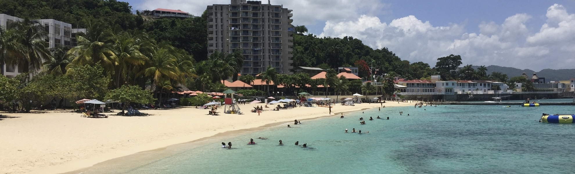Strand von Cave in Montego Bay, Jamaika
