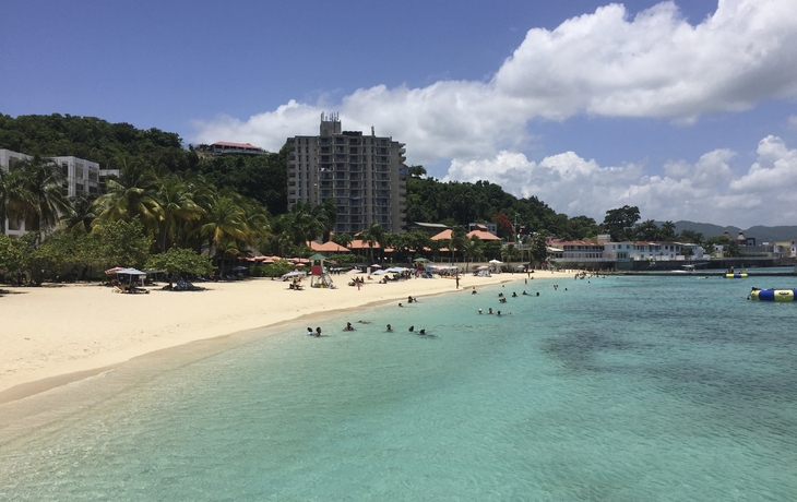 Strand von Cave in Montego Bay, Jamaika