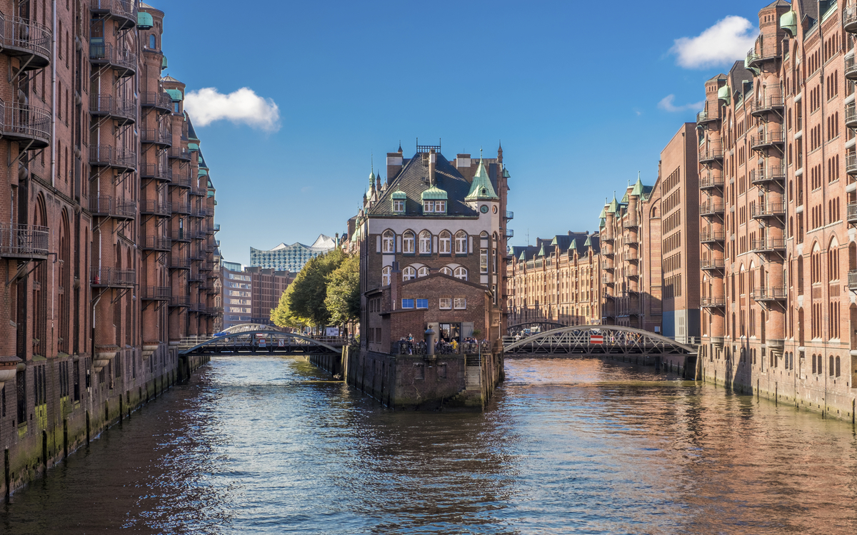 Kanal in der Speicherstadt Hamburg, Deutschland