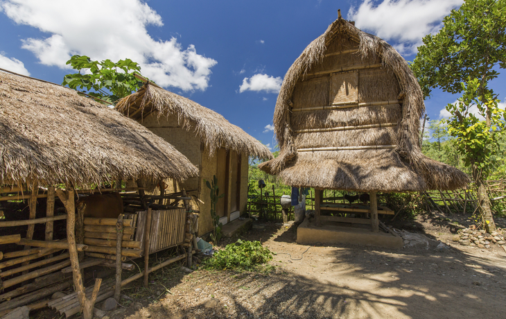 Hütten im Sasak Dorf, Lombok Insel, Indonesien