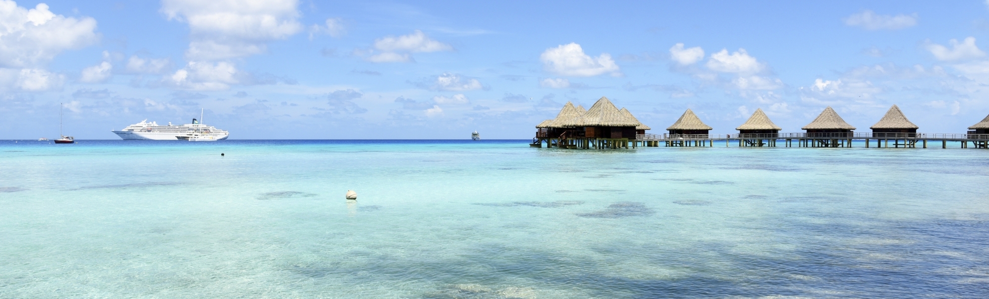 Heck der MS Amadea vor Rangiroa