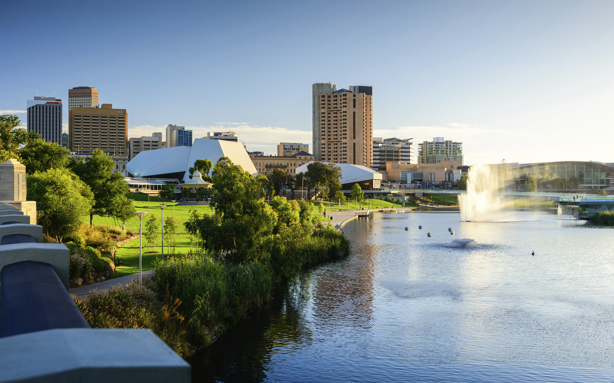 Ufer des Torrens River in Adelaide, Australien
