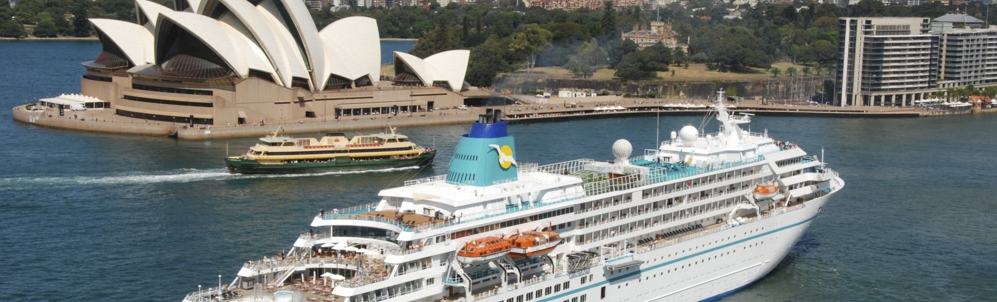 MS Amadea im Hafen von Sydney, Australien