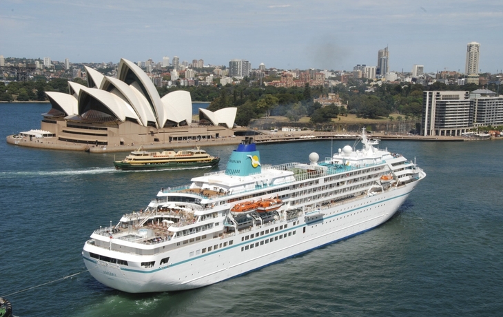 MS Amadea im Hafen von Sydney, Australien