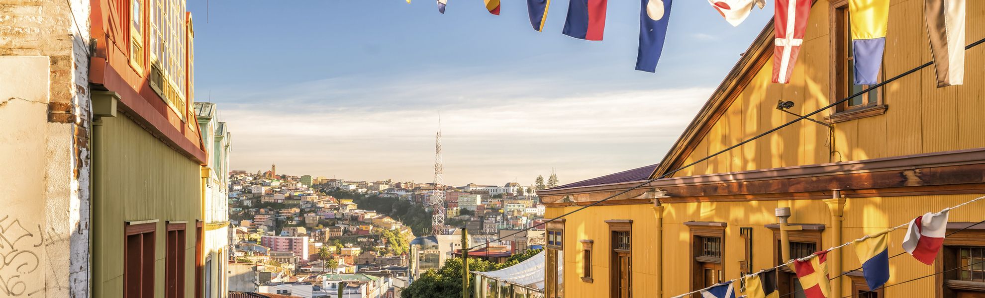Gasse in Valparaiso, Chile