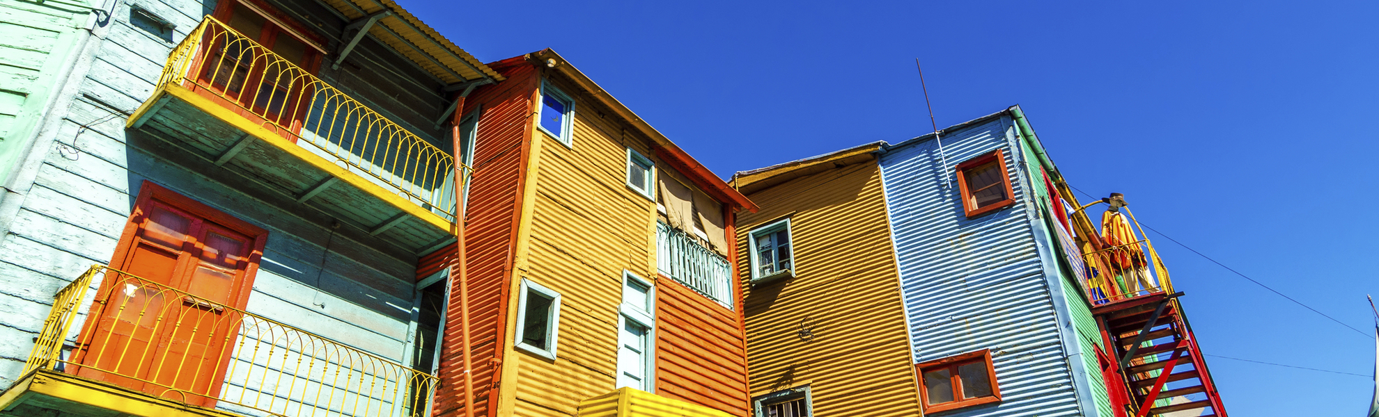 Bunte Häuserreihe in La Boca in Argentinien