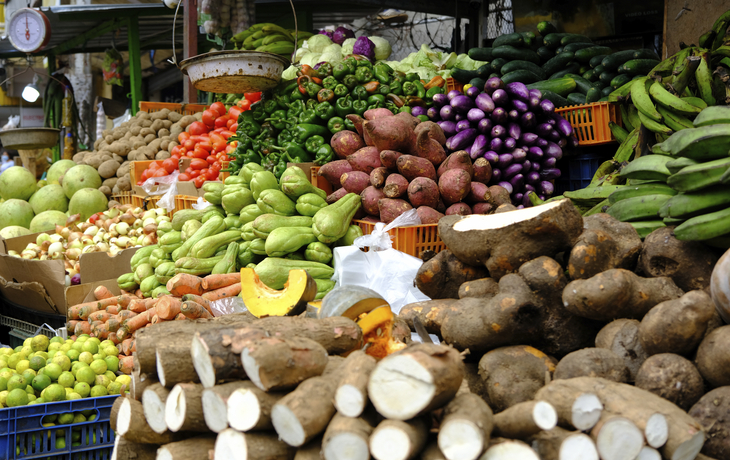 Obst- und Gemüsestand auf dem Markt in Panama-City, Panama