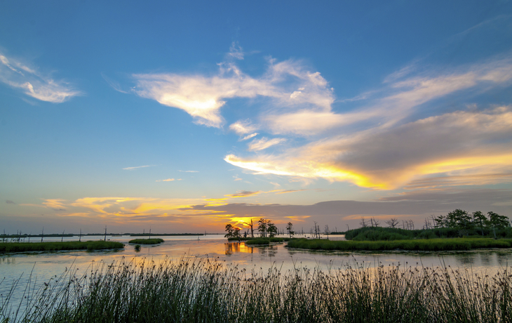 Mississippi Fluss und Landschaft während des Sonnenuntergangs, USA