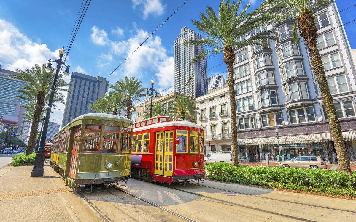 Bunte Straßenbahn in New Orleans, USA