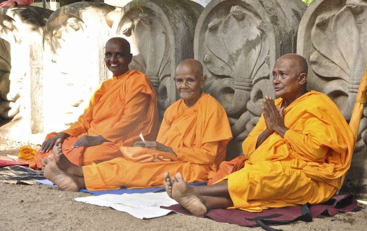 Mönche in Colombo, Sri Lanka